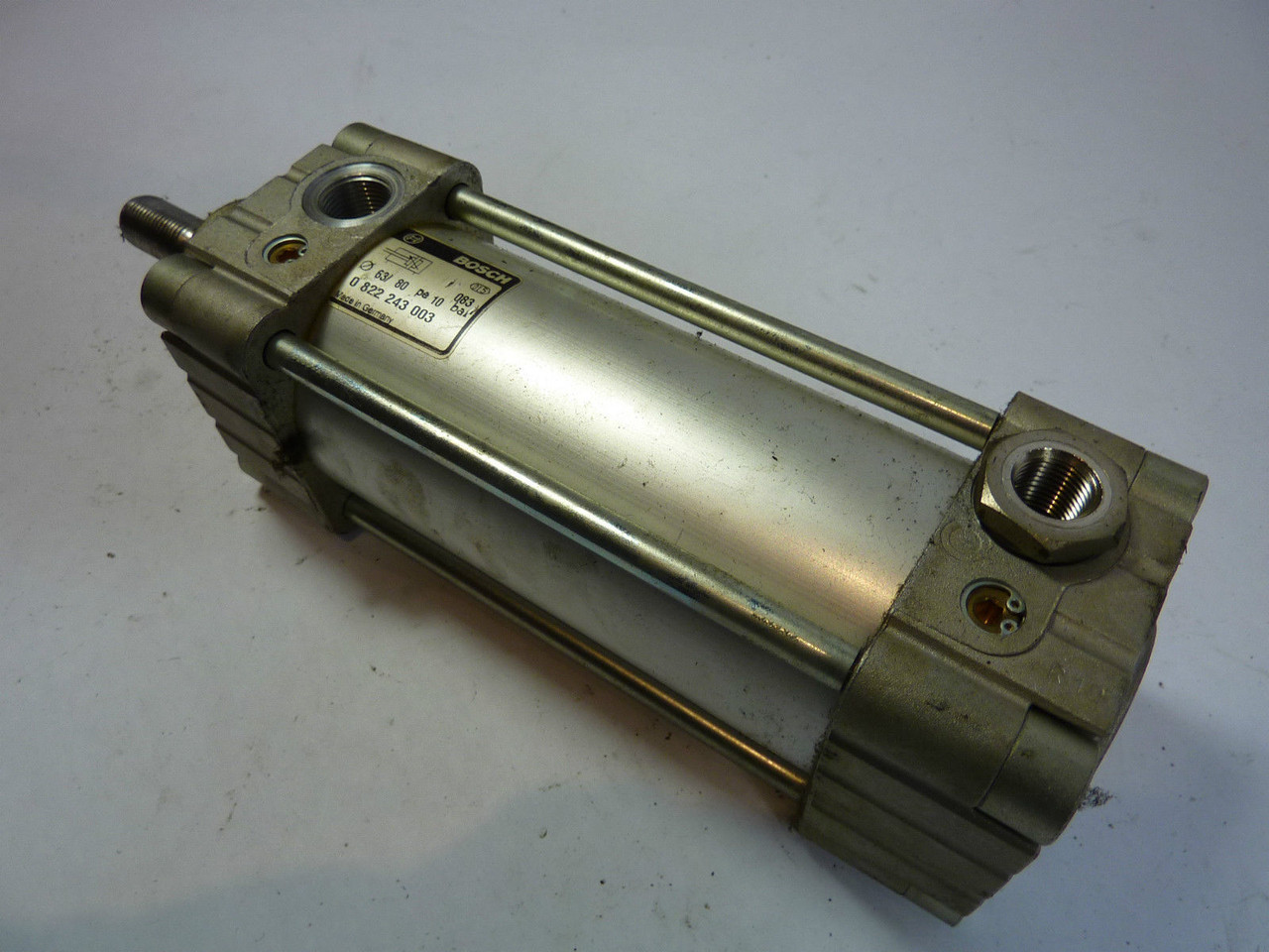 Bosch 0-822-243-003 Pneumatic Cylinder Actuator USED