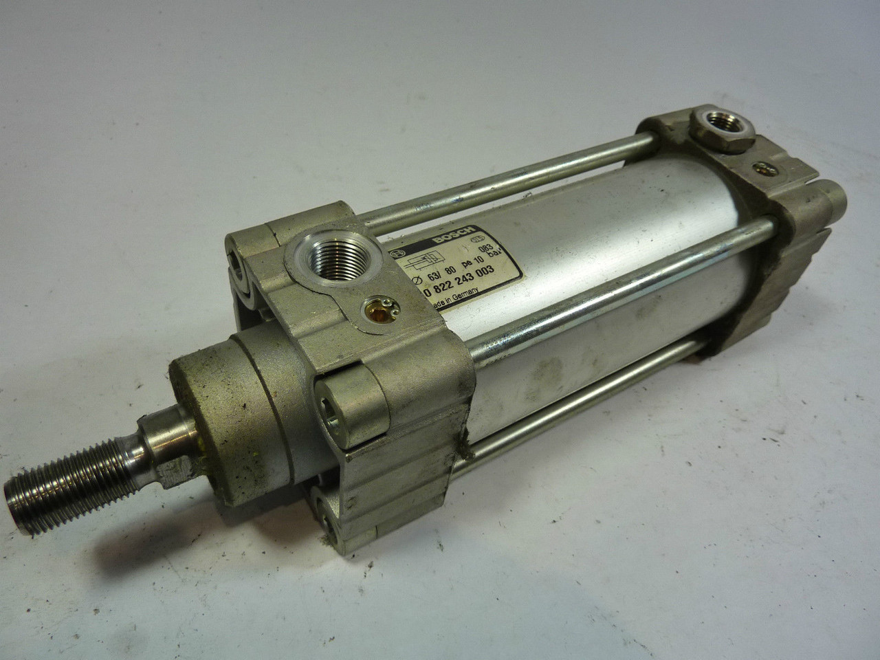 Bosch 0-822-243-003 Pneumatic Cylinder Actuator USED