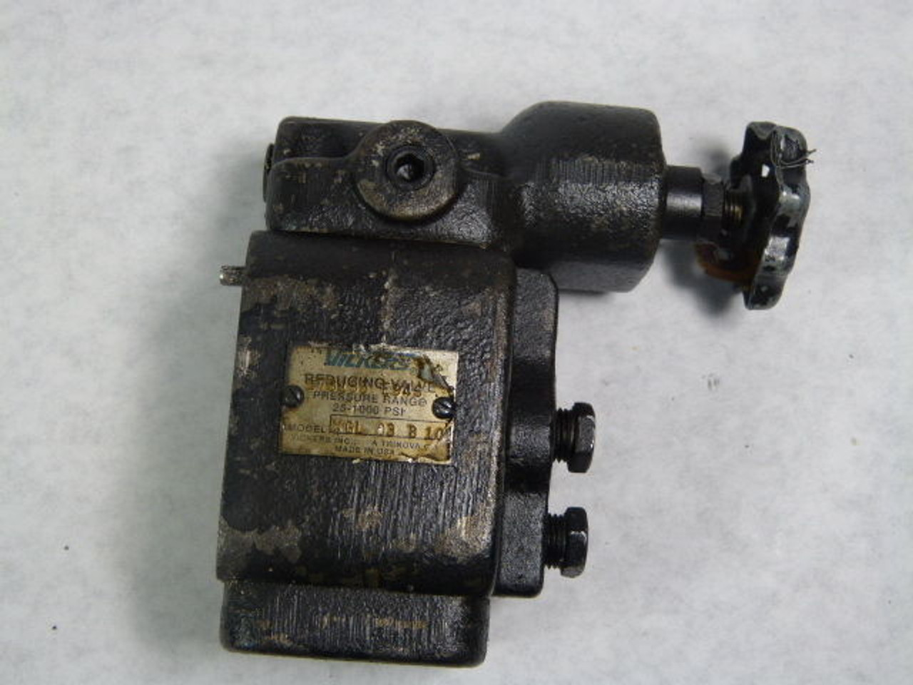 Vickers XGL-03B10 XGL03B10 Pressure Reducing Valve 25-1000 PSI USED