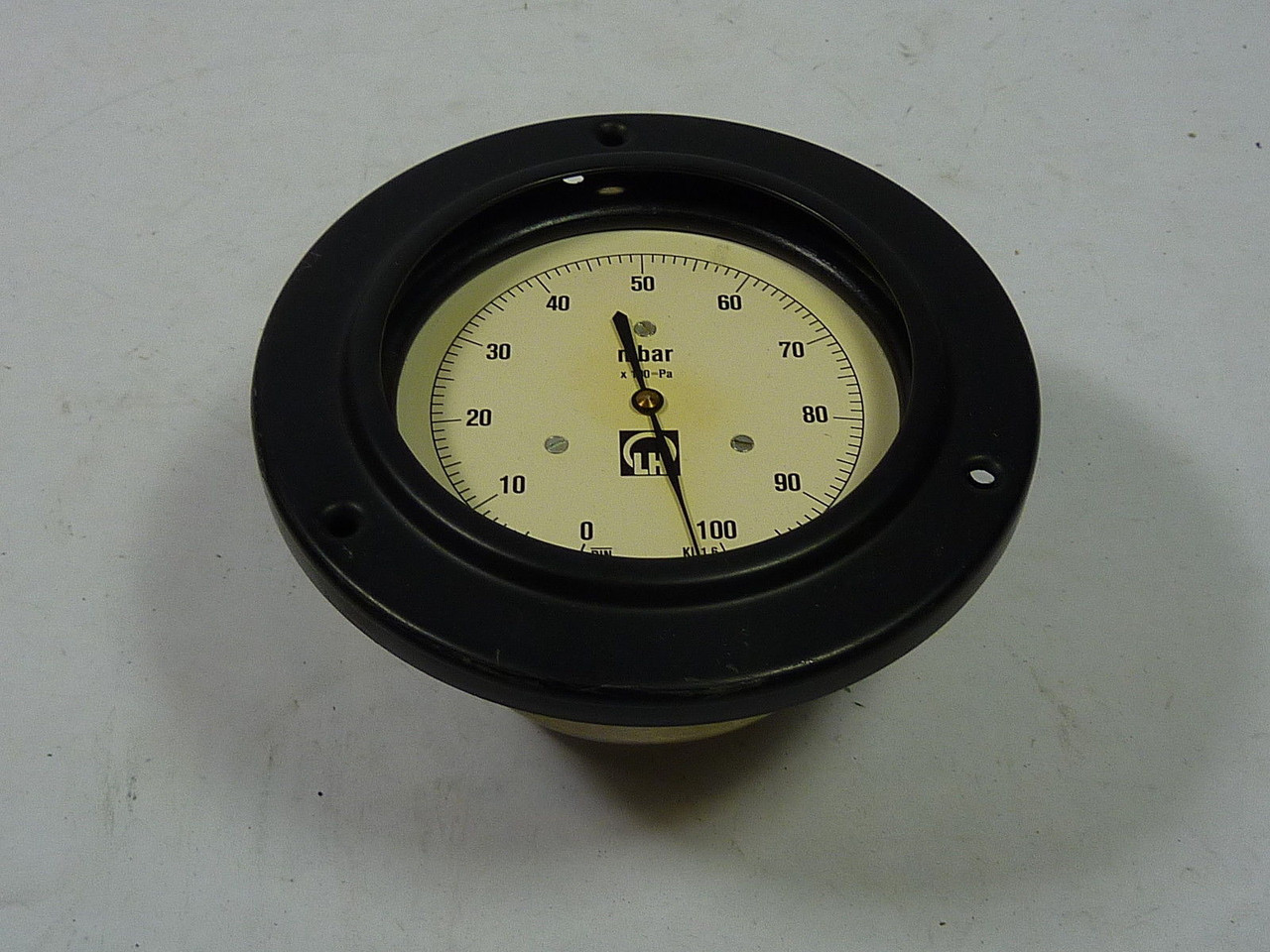 Leybold 16063 Millibar Gauge for TN-68 0-100mBar ! AS IS !