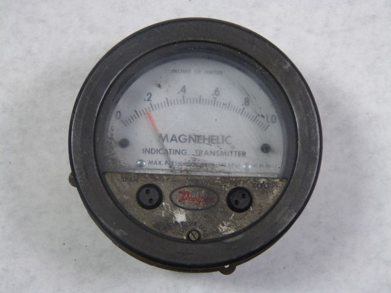 Dwyer 605-1 Magnehelic Differential Pressure Indicating Transmitter USED