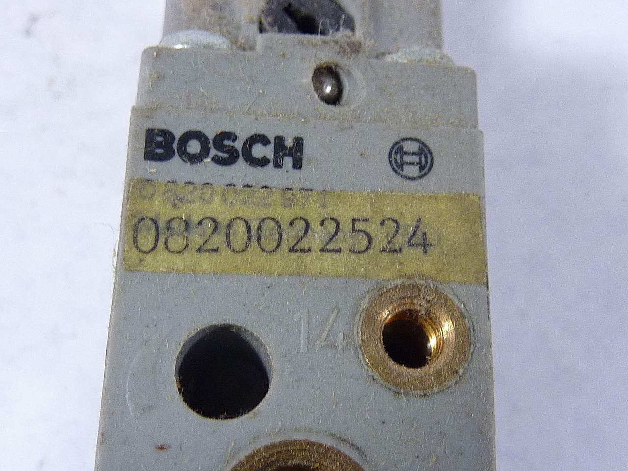 Bosch 0820022524 Solenoid Valve USED