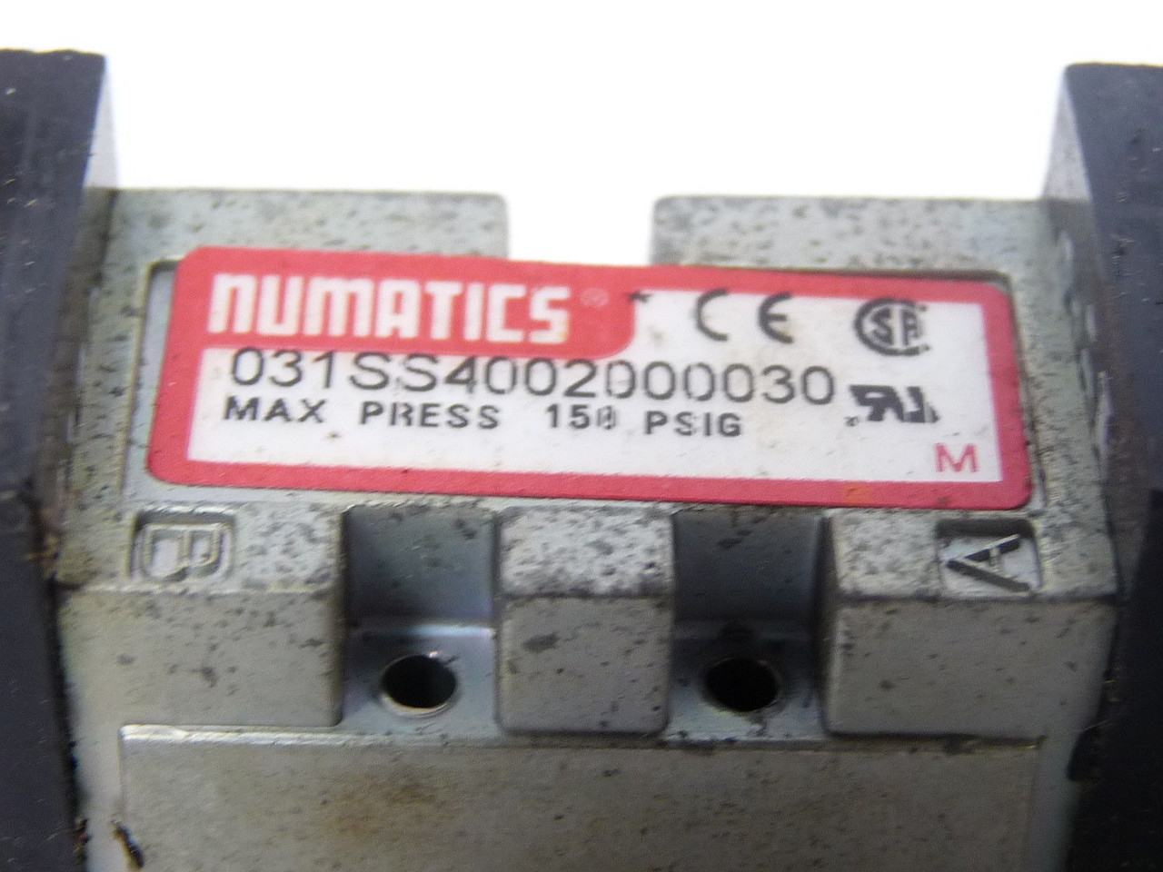 Numatics 031SS4002000030 2-Pos Double Solenoid Plug-In Valve 150PSI USED