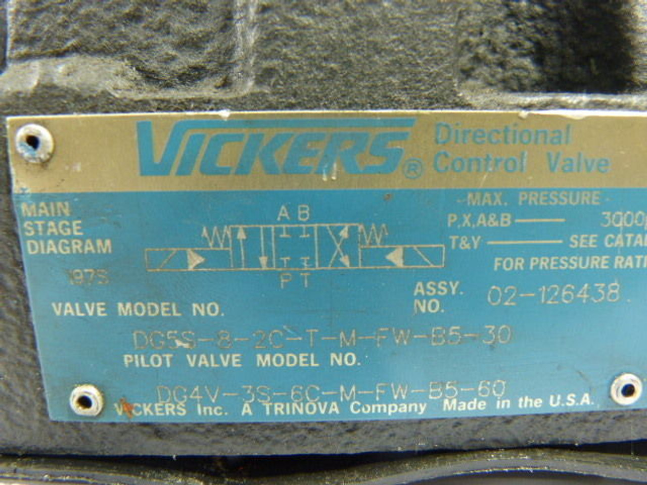 Vickers DG5S-8-2C-T-M-FW-B5-30 Directional Control Valve USED