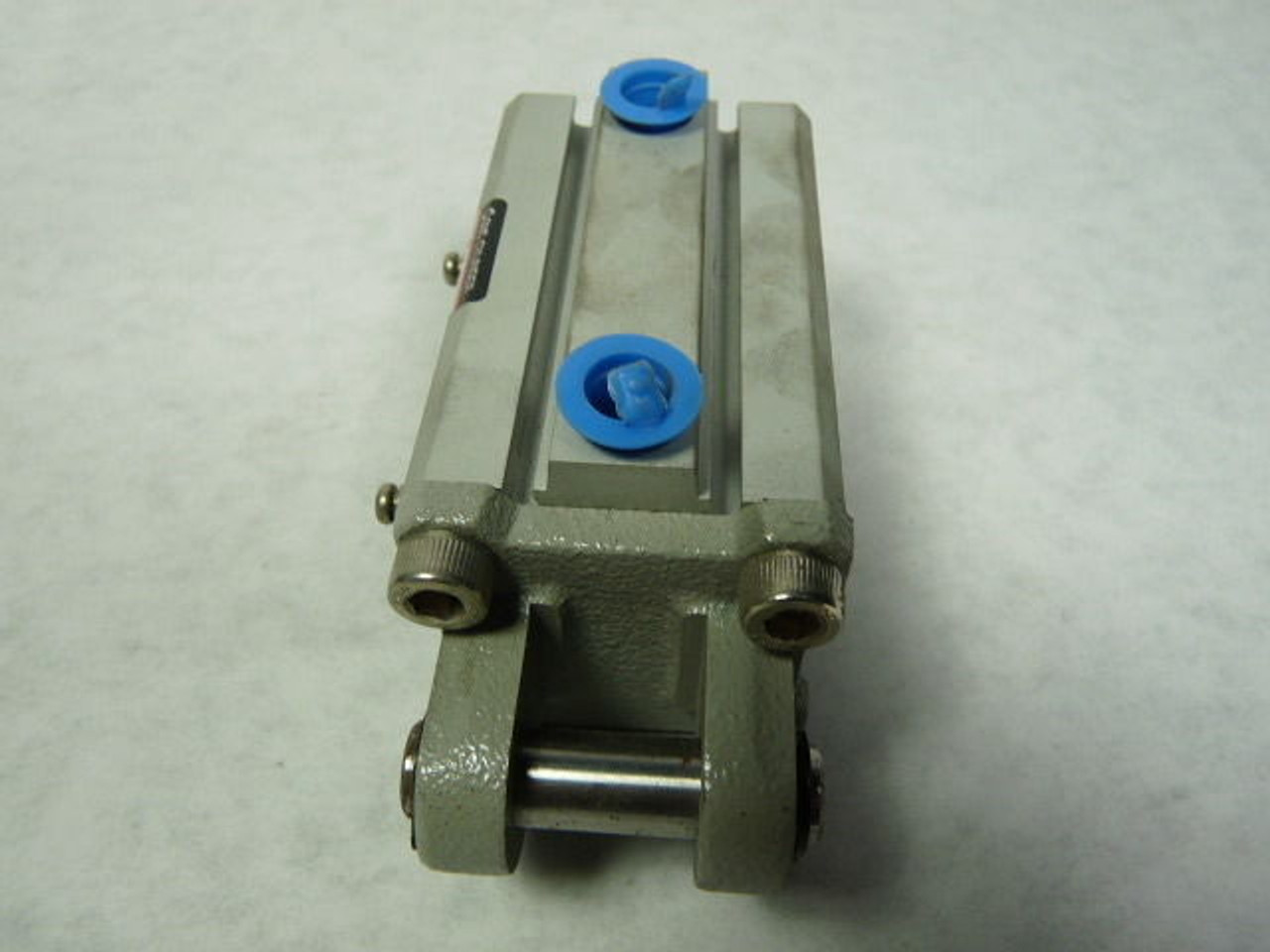 SMC CDQ2D32-40D Compact Double Acting Pneumatic Cylinder 32mm Bore USED