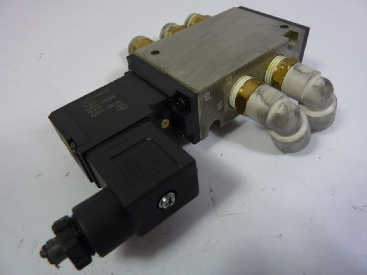 SMC NVFS3120-3D-03T Solenoid Valve/Pilot 110Vac USED