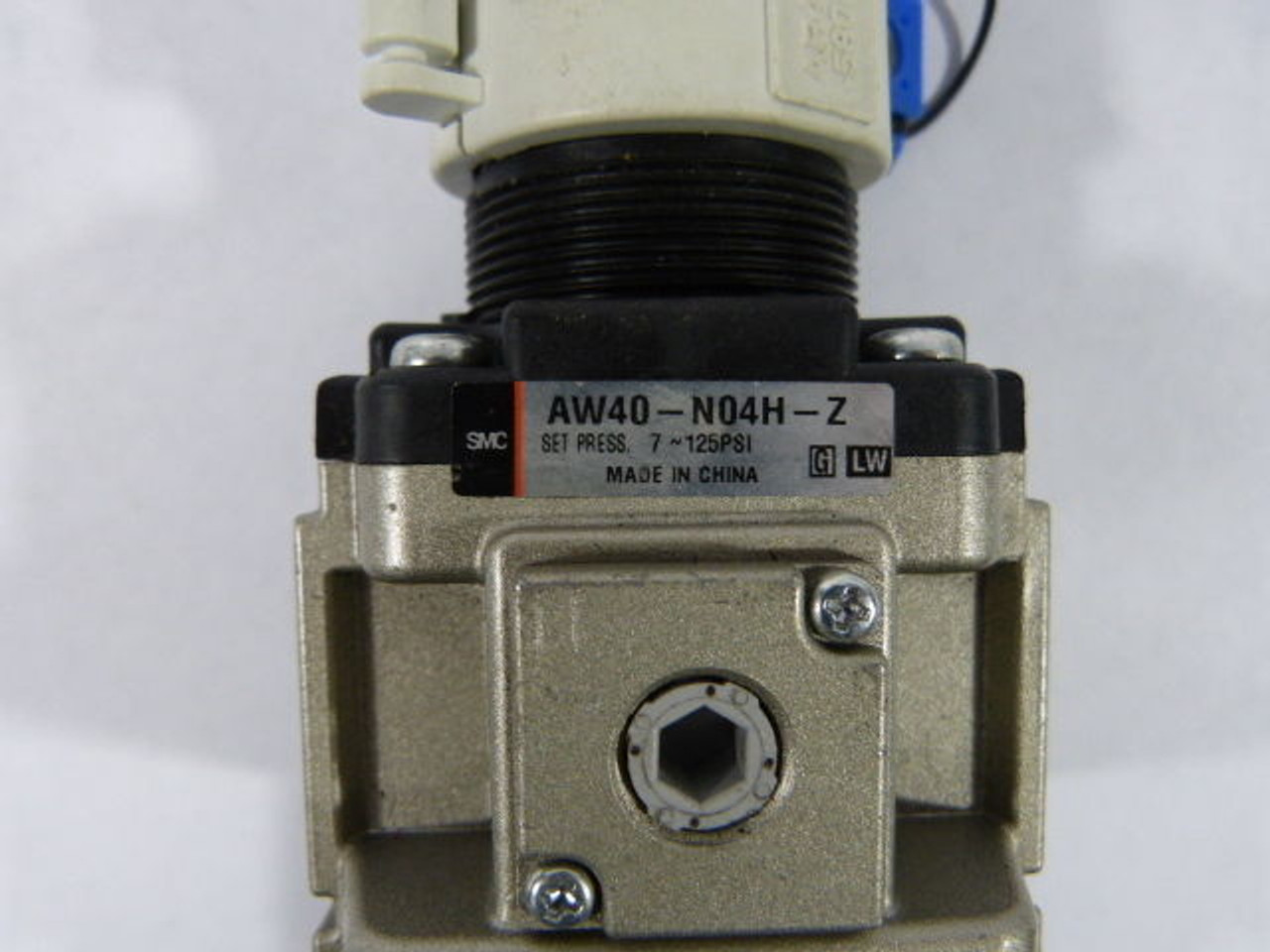 SMC AW40-N04H-Z Pneumatic Filter Regulator ! AS IS !