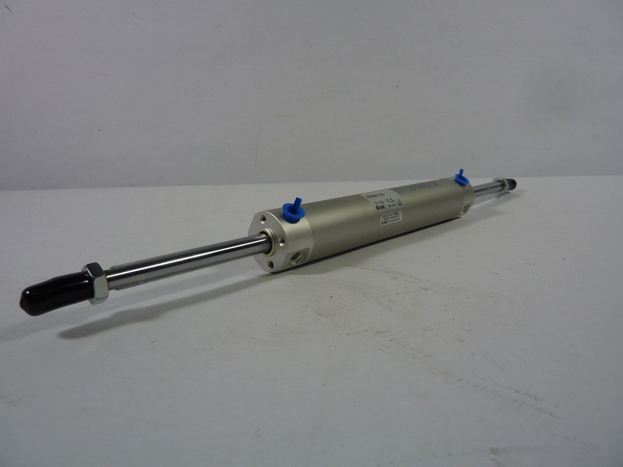 SMC NCDGWBN32-0600 Air Cylinder Double Rod Auto-Sw 1-1/4" Bore 6" Stroke ! NEW !