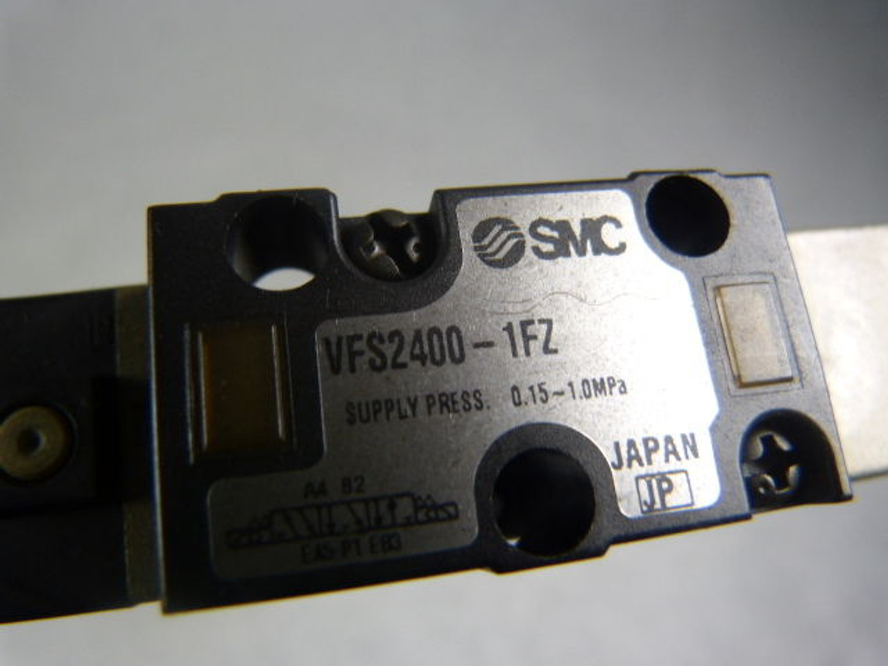 SMC VFS2400-1FZ Solenoid Pilot Valve USED