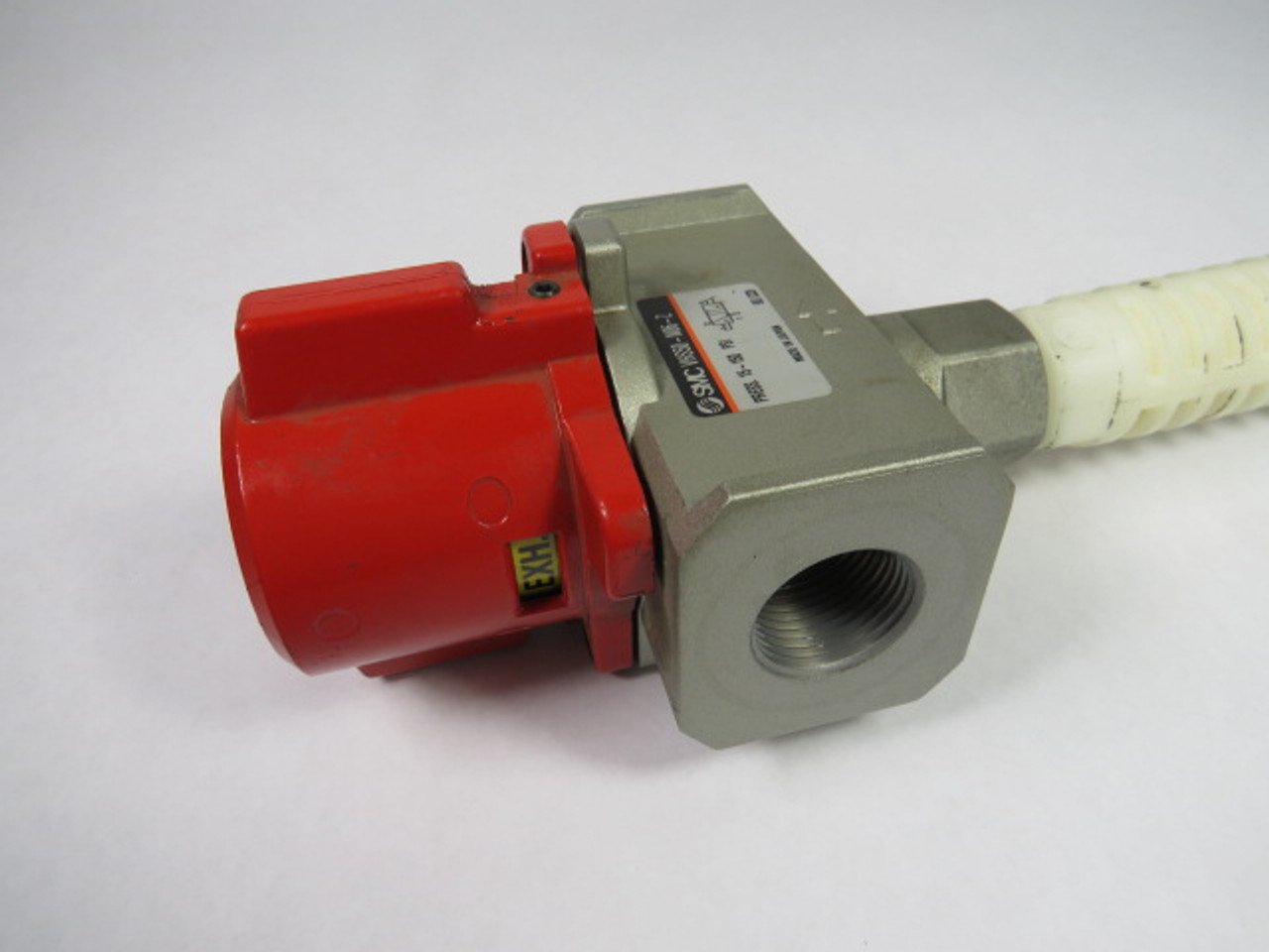 SMC VHS50-N06-Z Valve w/ Lock Out 3 way 15-150psi USED