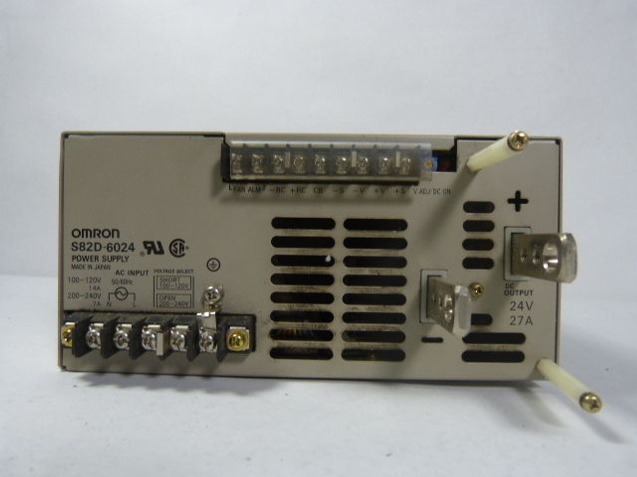 Omron S82D-6024 Power Supply 27A 24VDC 120/240VAC USED