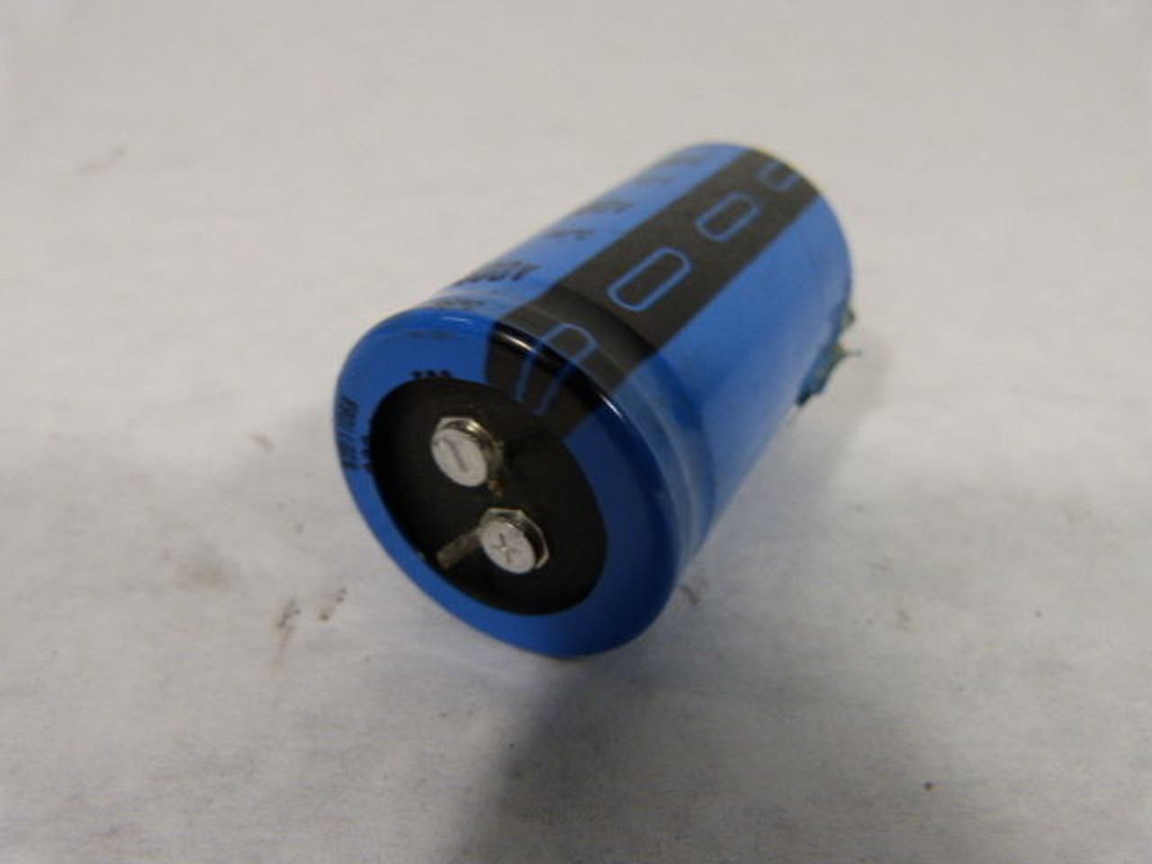 Nippon 82D1106A/9729L 49 Capacitor 220uf 500V USED