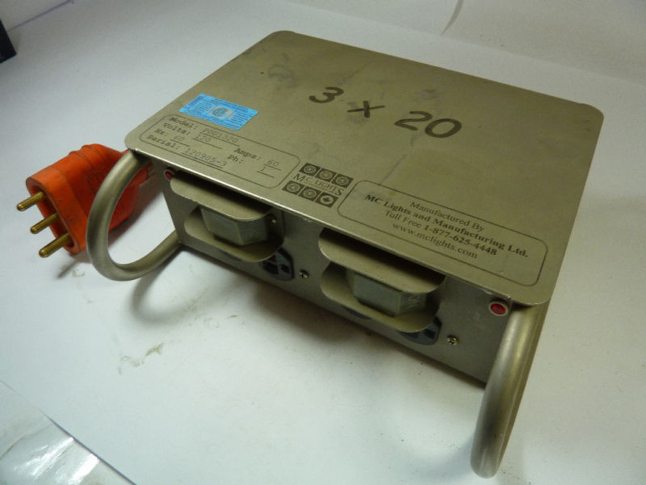 MC Lights PDU1320 Amp Box 3x20 120V 1 Phase USED