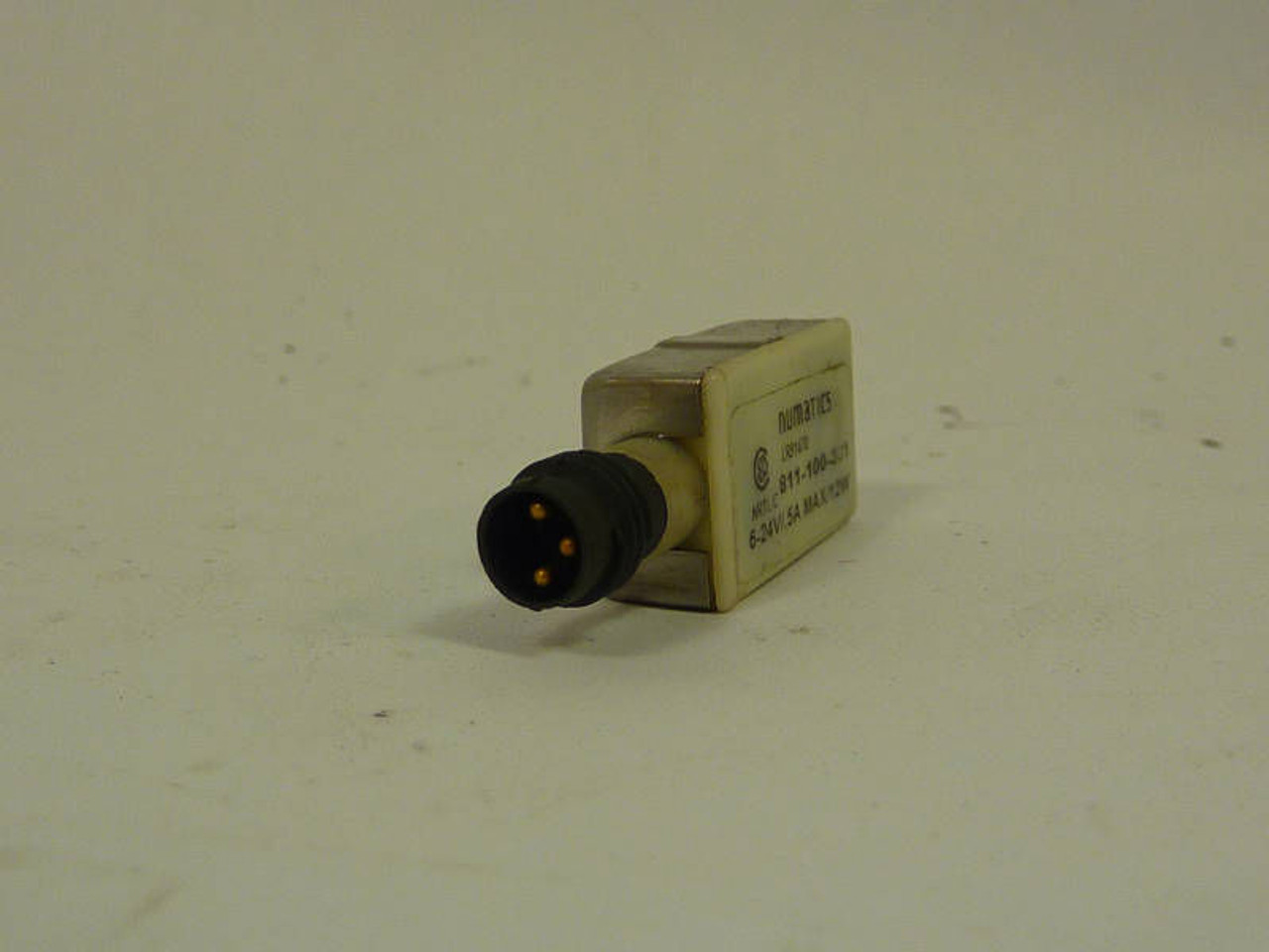 Numatics Connector Electronic Switch 811-100-331 USED