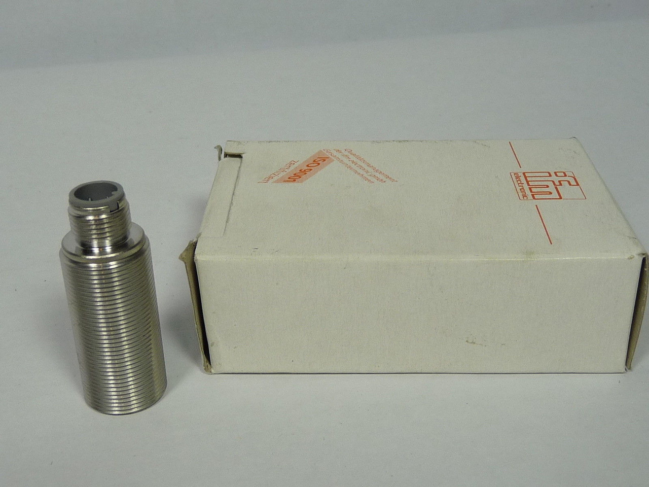 Effector IG5496 IGB3005-ANKG/US-100-DNS Inductive Proximity Sensor ! NEW !