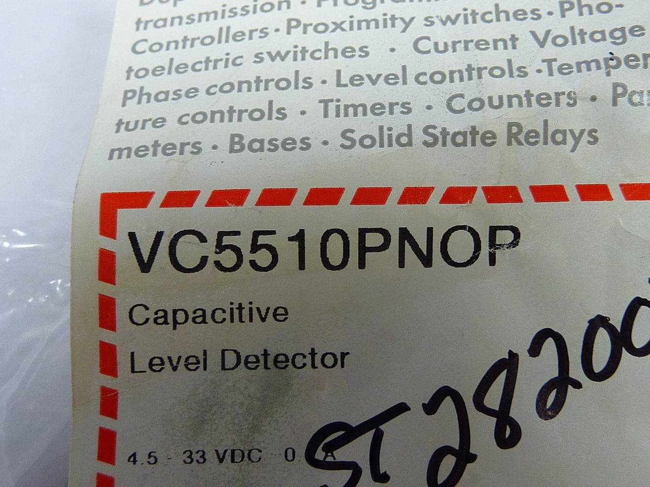 Carlo Gavazzi VC5510PNOP Capacitive Level Detector ! NEW !