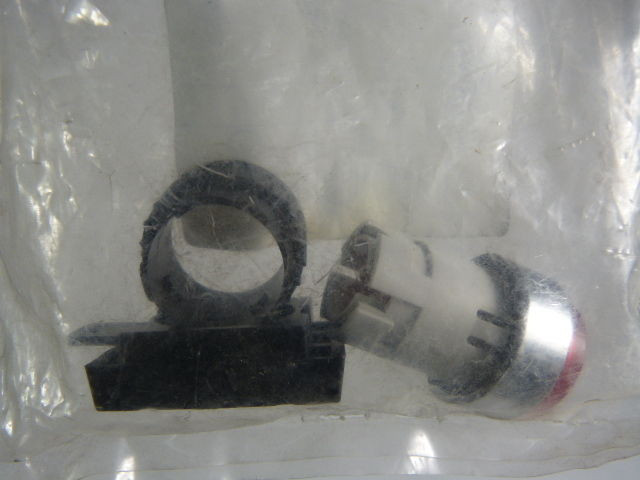 ABB 1SFA616102R6101 KP3-61R Illuminated Push Button - Red ! NEW !