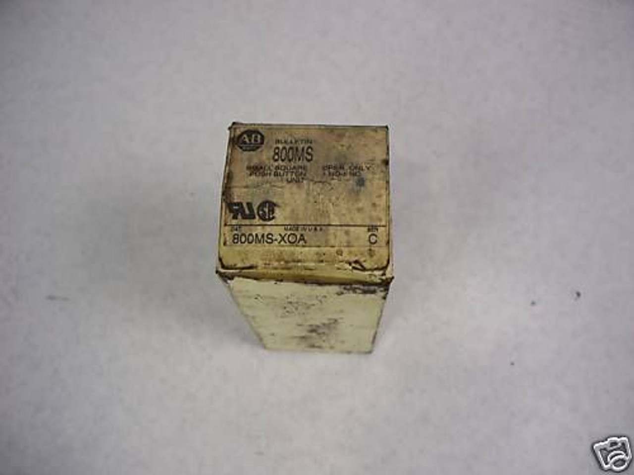 Allen-Bradley 800MS-XOA Small Square Pushbutton ! NEW !