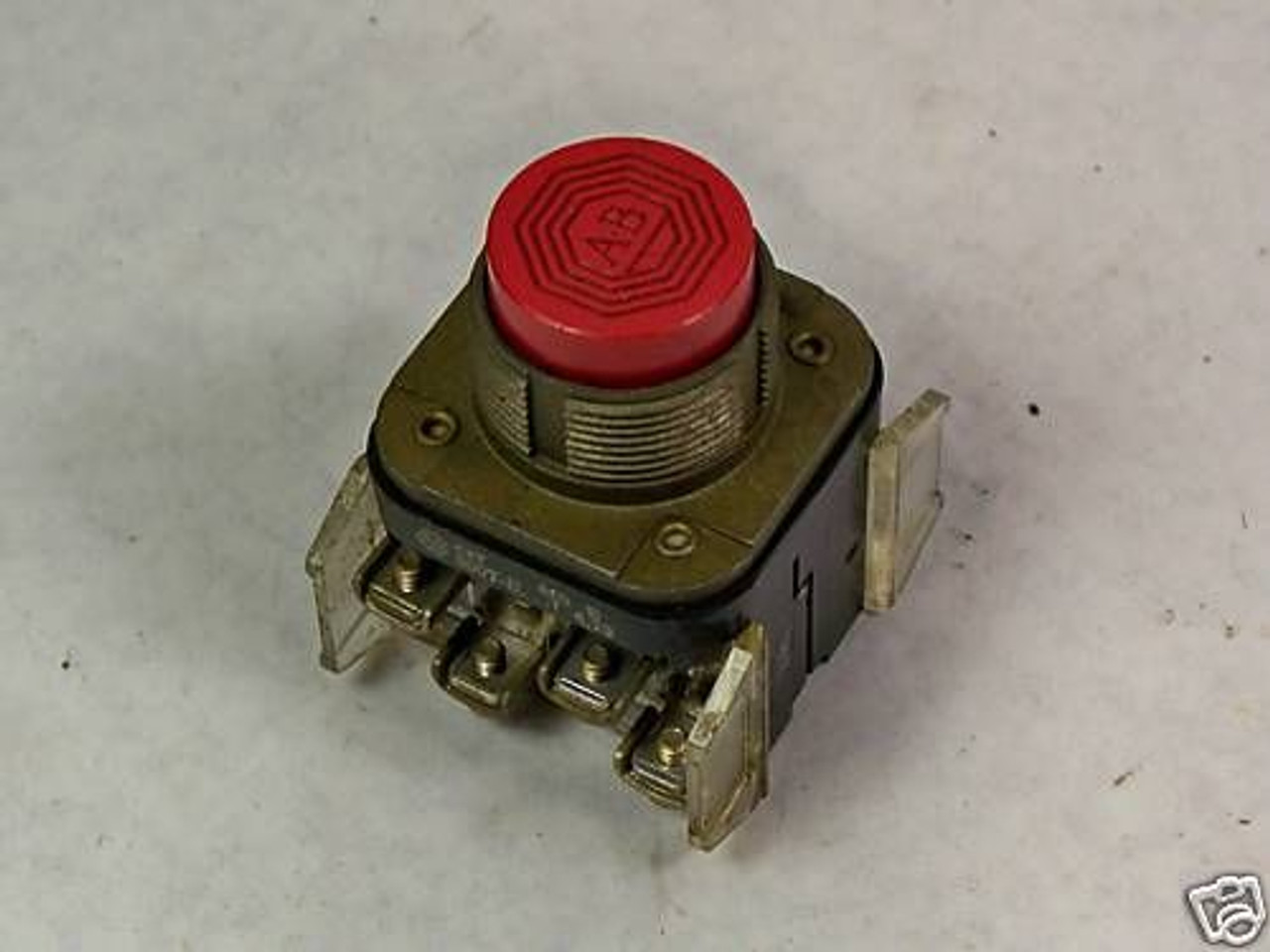 Allen-Bradley 800T-B6B Ser T Push Button Red Extended Head 2NO 2NC USED