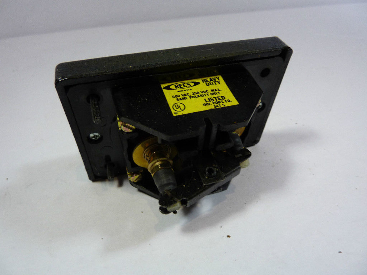 Rees 02883-032 Operator Pushbutton 250VDC USED