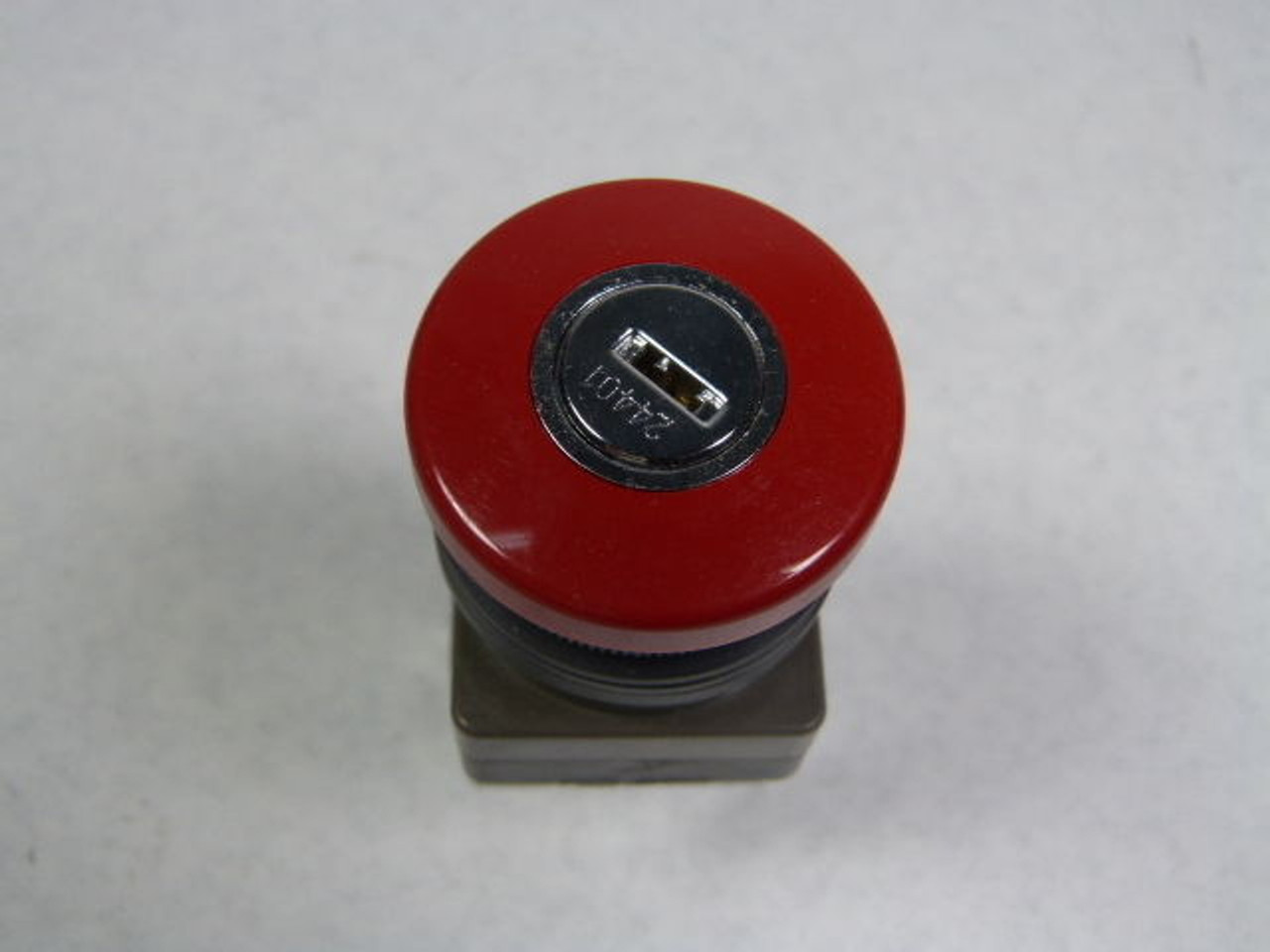 Parker 4N301-332 Shrouded Pneumatic Push Button - Red ! NEW !