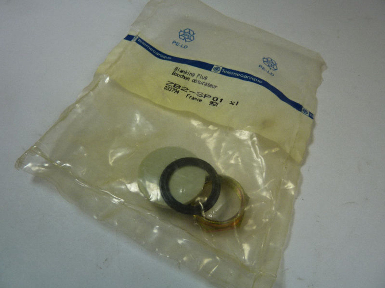 Telemecanique ZB2-SP01 Blanking Plug  Kit ! NEW !