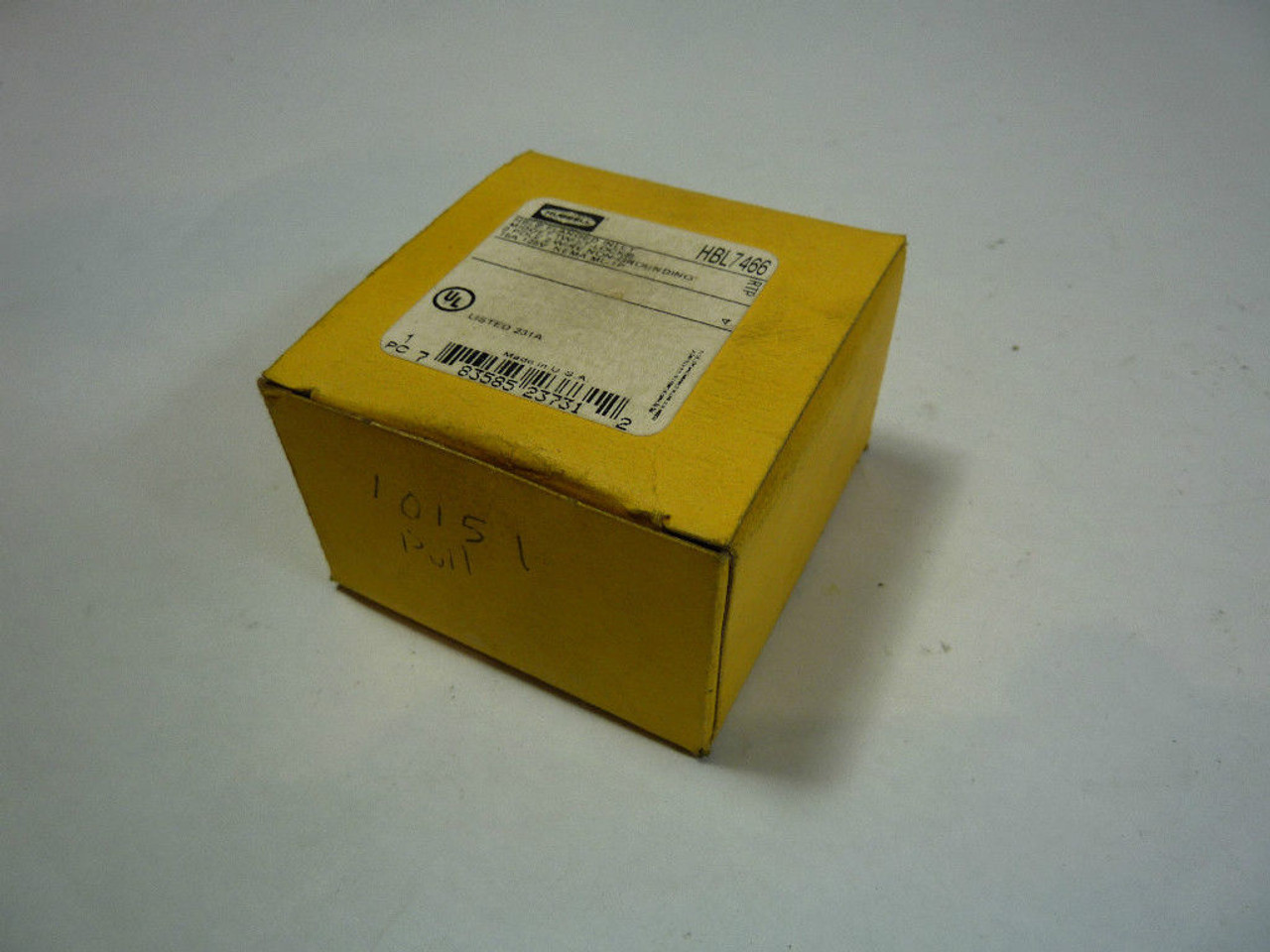 Hubbell HBL7466 Inlet Flanged 15 Amp 125V ! NEW !