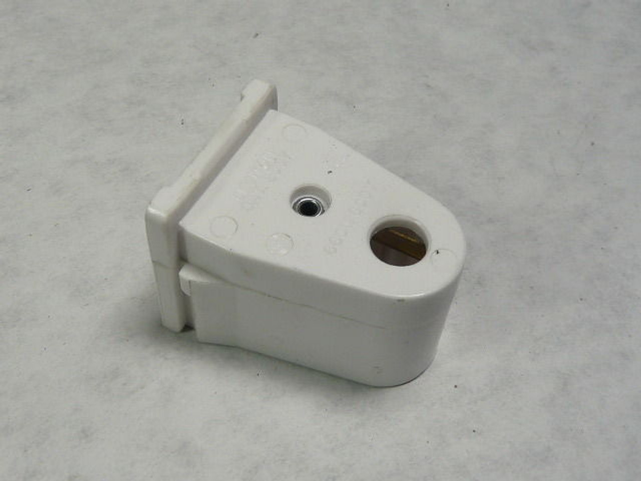 Leviton A27AG5 104-02537 WetLoc SlimLine Shallow Socket Base ! NEW !