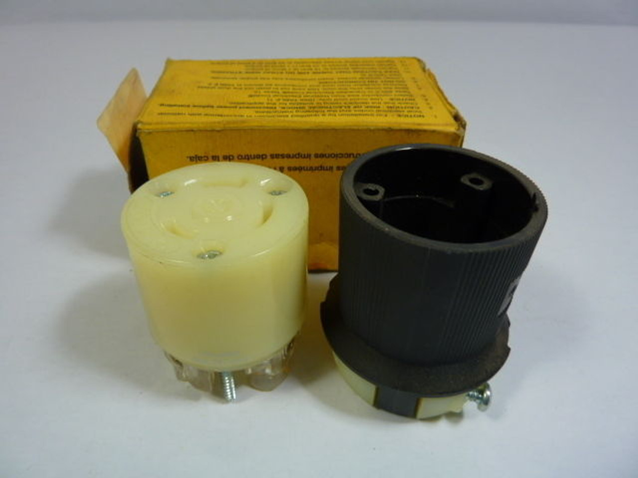 Hubbell HBL2633 Receptacle 30A 2P 277VAC ! NEW !