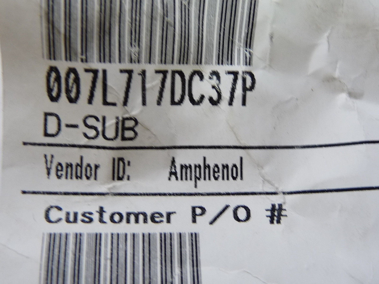 Amphenol L717-DC37P D-Sub Connector 37Pos ! NEW !