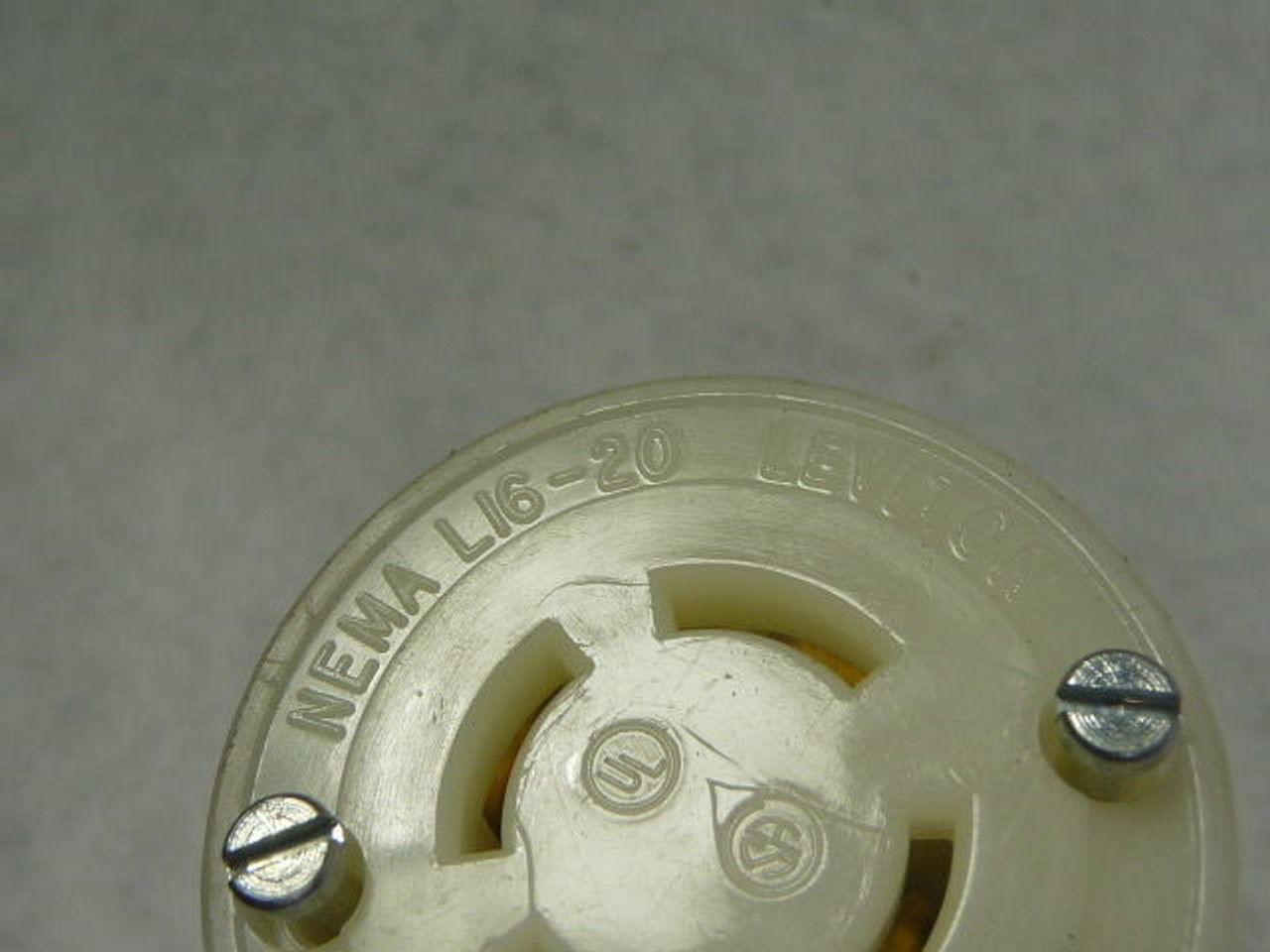 Leviton L16-20R Female Locking Connector 250V 20A USED