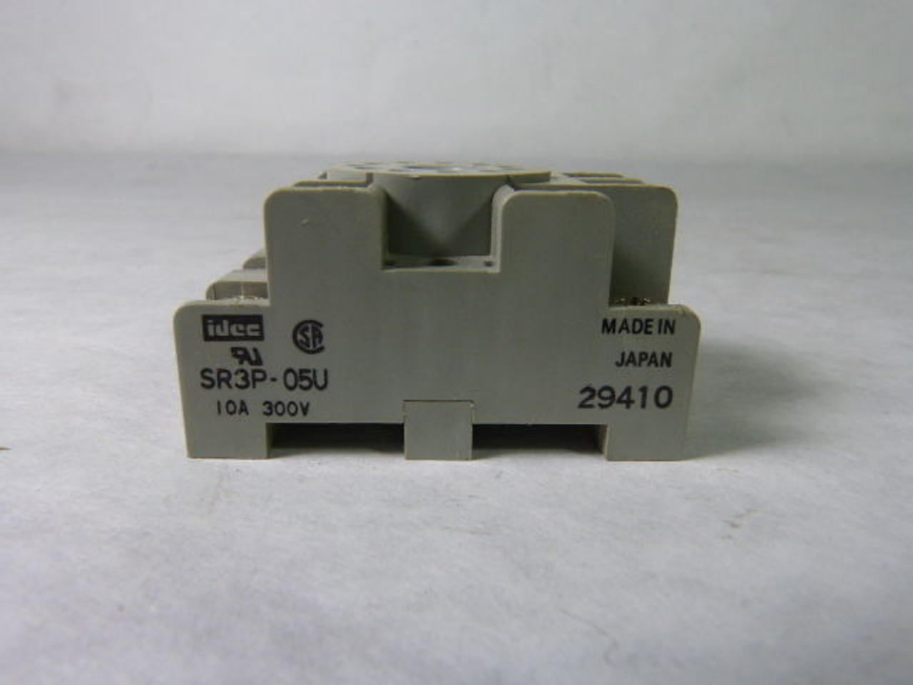 IDEC SR3P-05U Relay Socket for DIN Rail USED