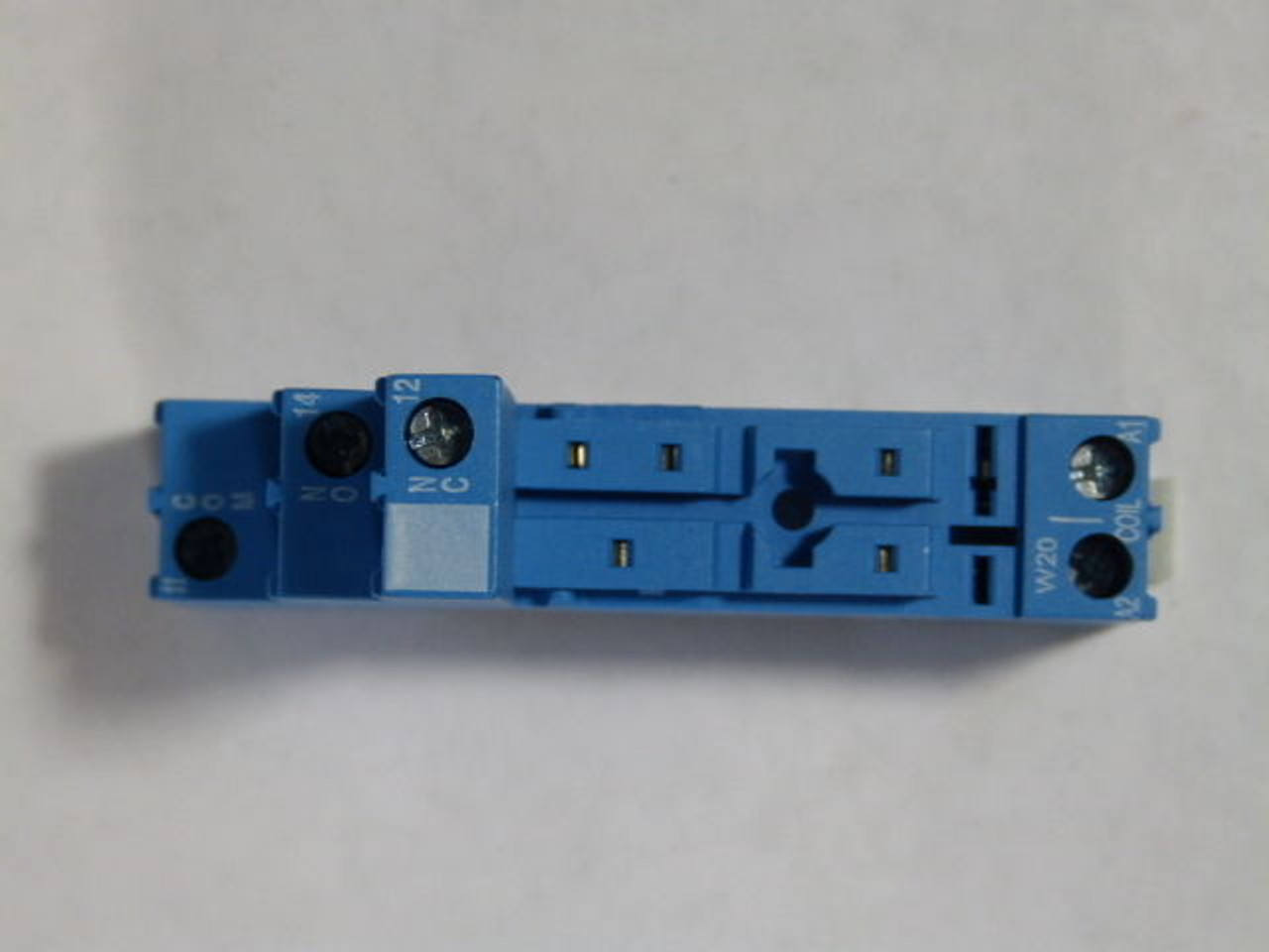 Finder 95.03 95.03.SPA Screw Terminal Relay Socket 3.5mm Pinning - Blue  NEW