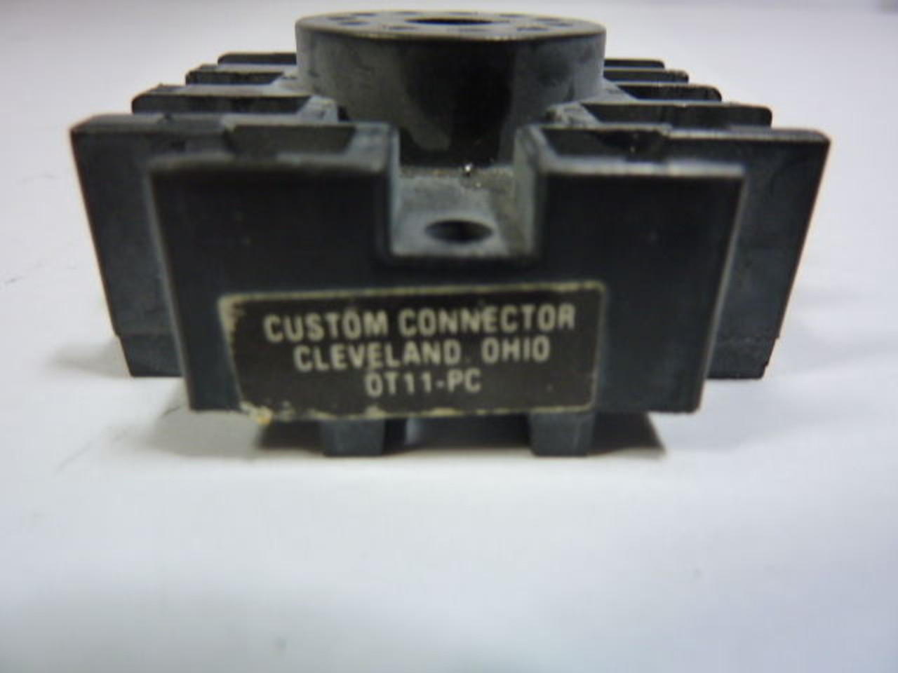 Custom Connector OT11-PC Relay Socket 11pin USED