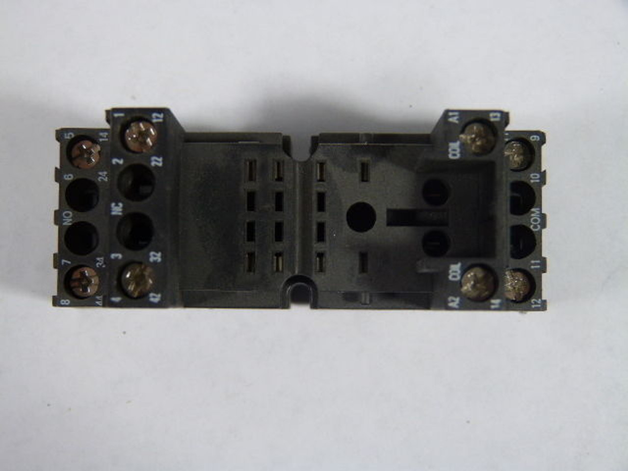 IMO SRN2-D HY Series Relay Socket 8-Pin 7A 250VAC ! NEW !