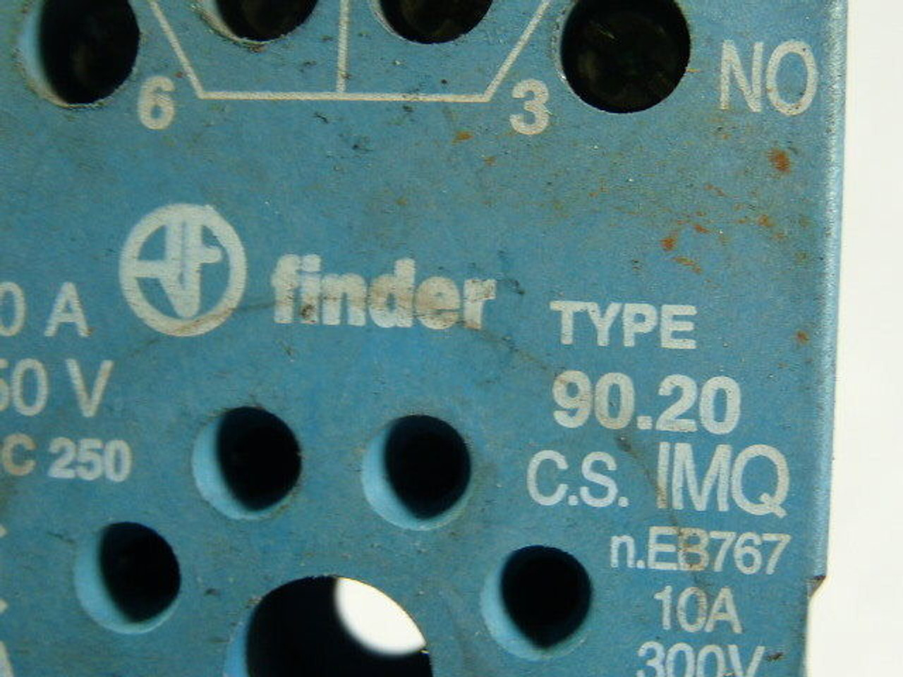 Finder 90.20 Panel Mount Relay Socket 8-Pin 10A 250V USED