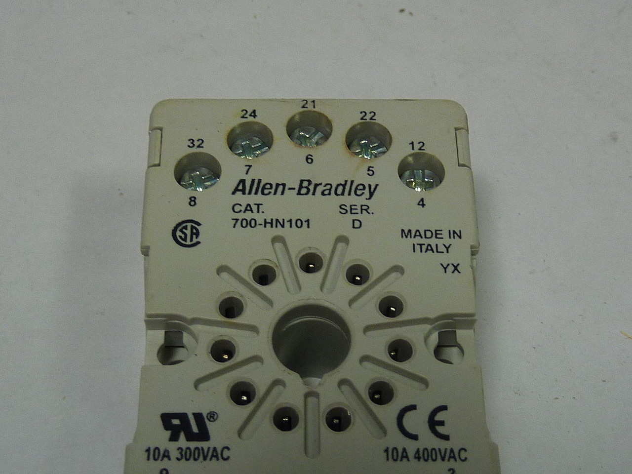 Allen-Bradley 700-HN101 Series D 11-Pin Relay Base USED
