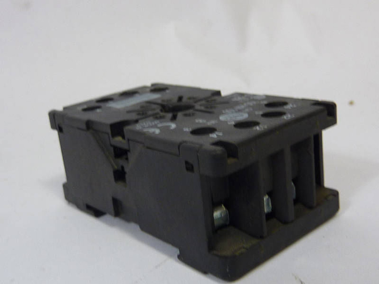 Allen-Bradley 700-HN100 Series B Relay Socket 10A@300VAC 8-Pin USED