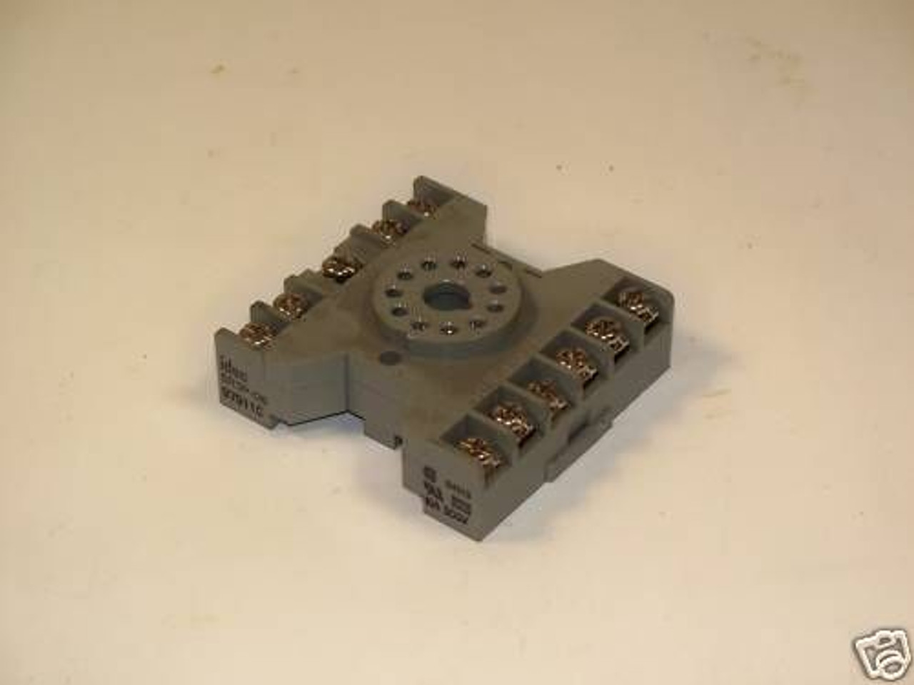 IDEC SR3P-06 10A 300V 11Pin Relay Socket / Base USED