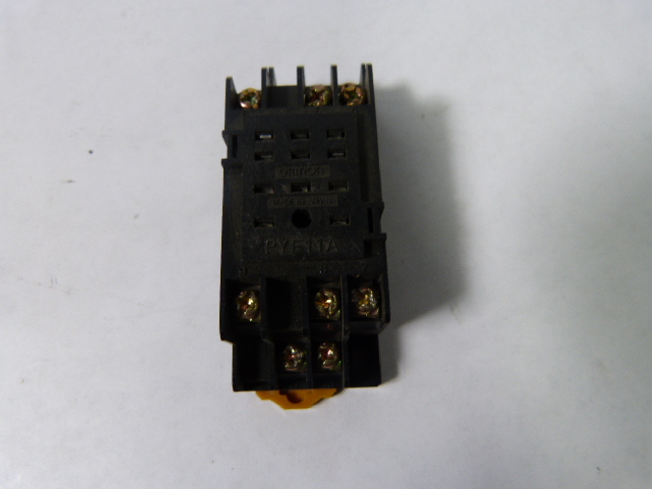 Omron PYF-11A 11Pin Relay Socket USED