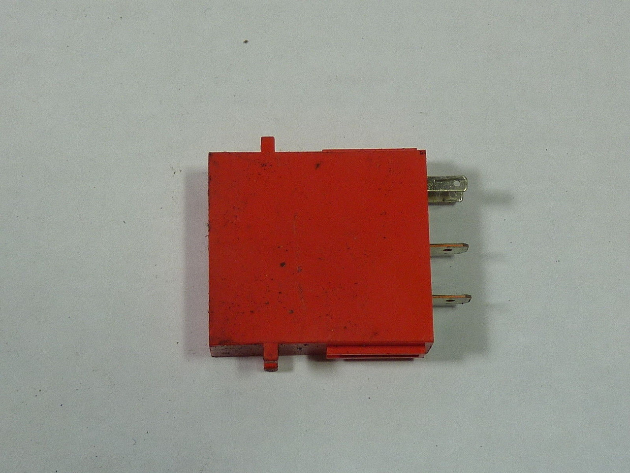 Omron G3TA-1AZR02S General Purpose Relay 100-240VAC USED