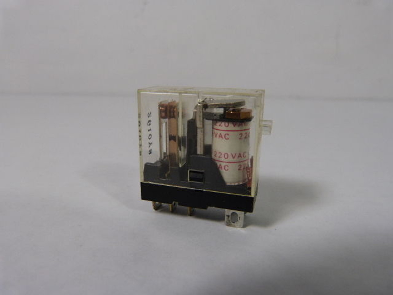 Omron G2R-112S-V-E Relay 220VAC USED