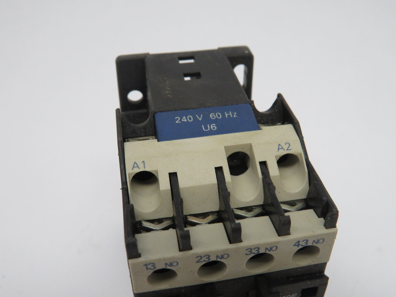 Telemecanique CA2-DN40-U6 Relay 10Amp 240V Coil USED
