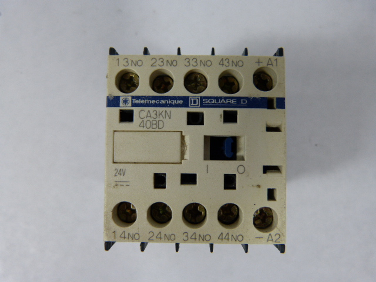 Telemecanique CA3KN40BD Control Relay 24V USED