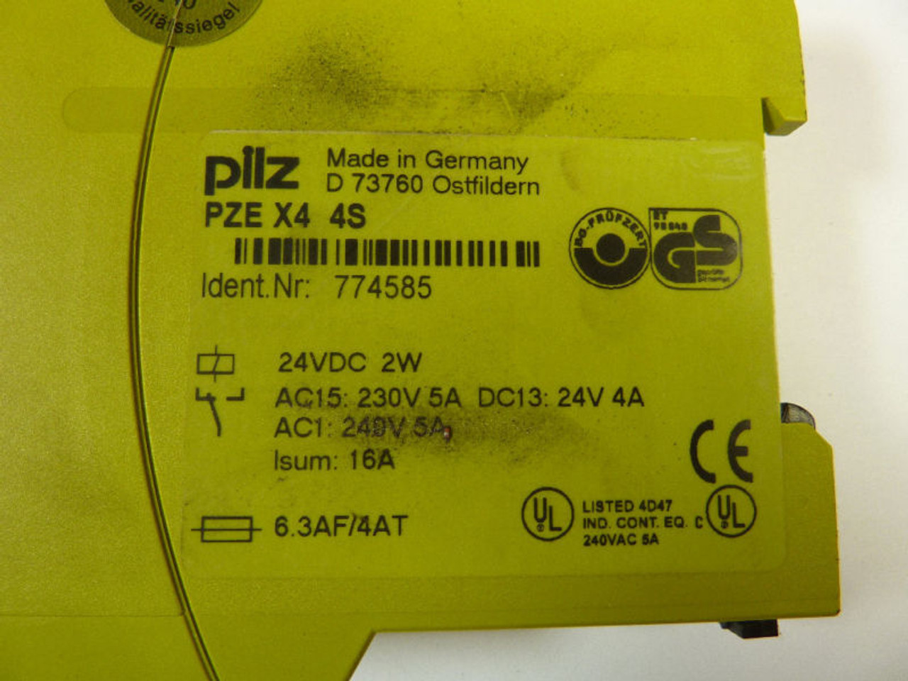 Pilz PZE-X4-4S Stop Relay 24VDC 16 Amp USED