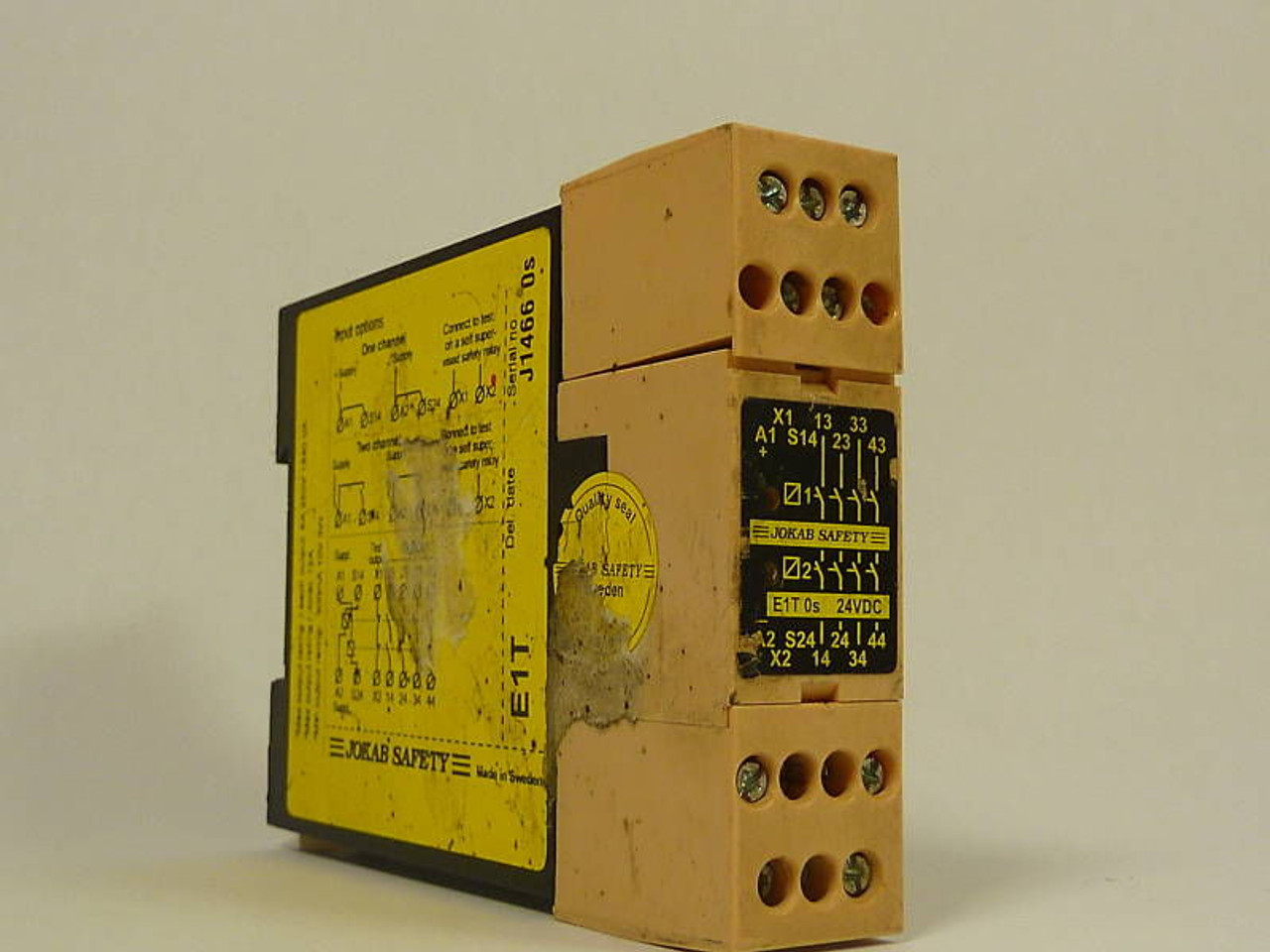 JOKAB SAFETY E1T 0s Safety Relay USED