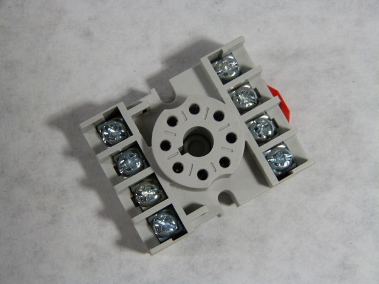 Dayton 5X852N Relay Socket 8Pin 15A 300V ! NEW !