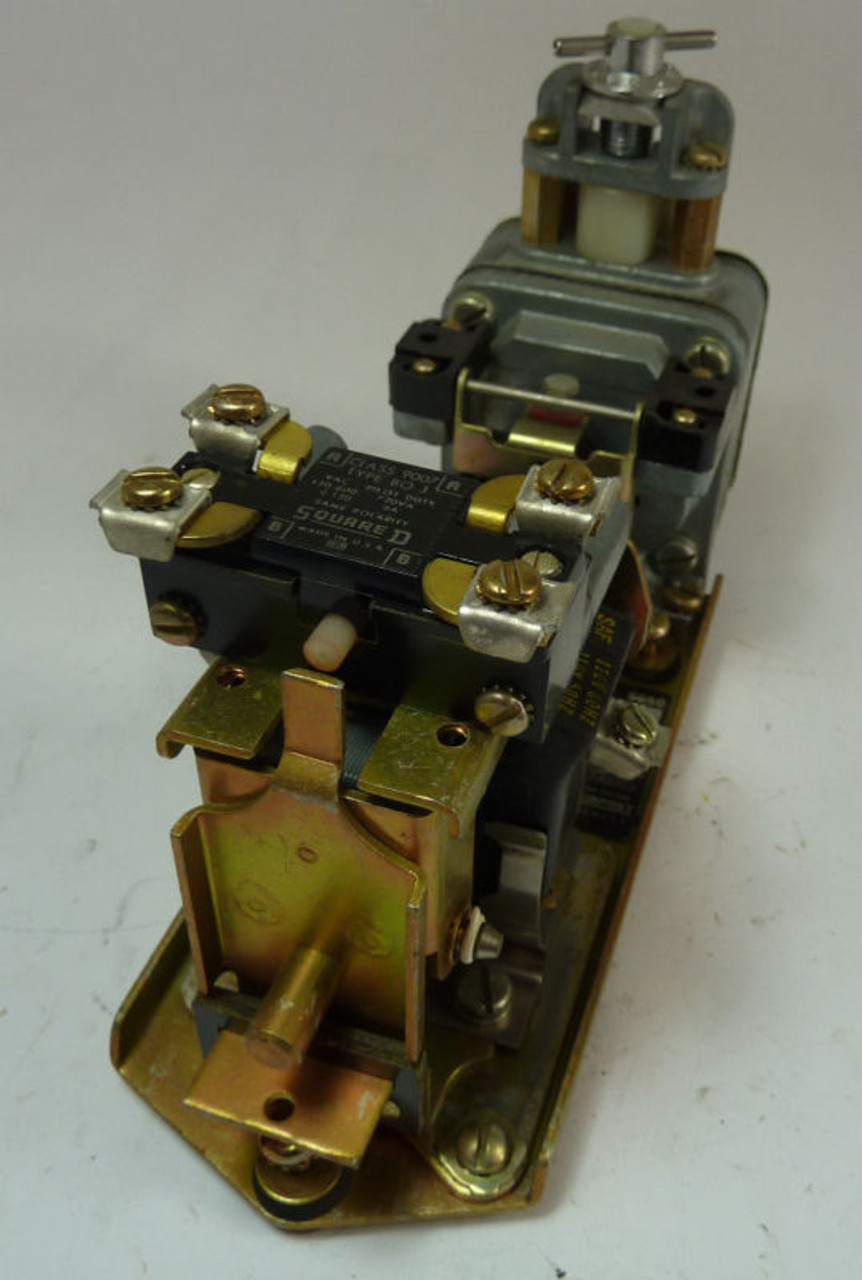 Square D 9050B05D AC Timing Relay Off Delay 120V@60Hz 110V@50Hz USED