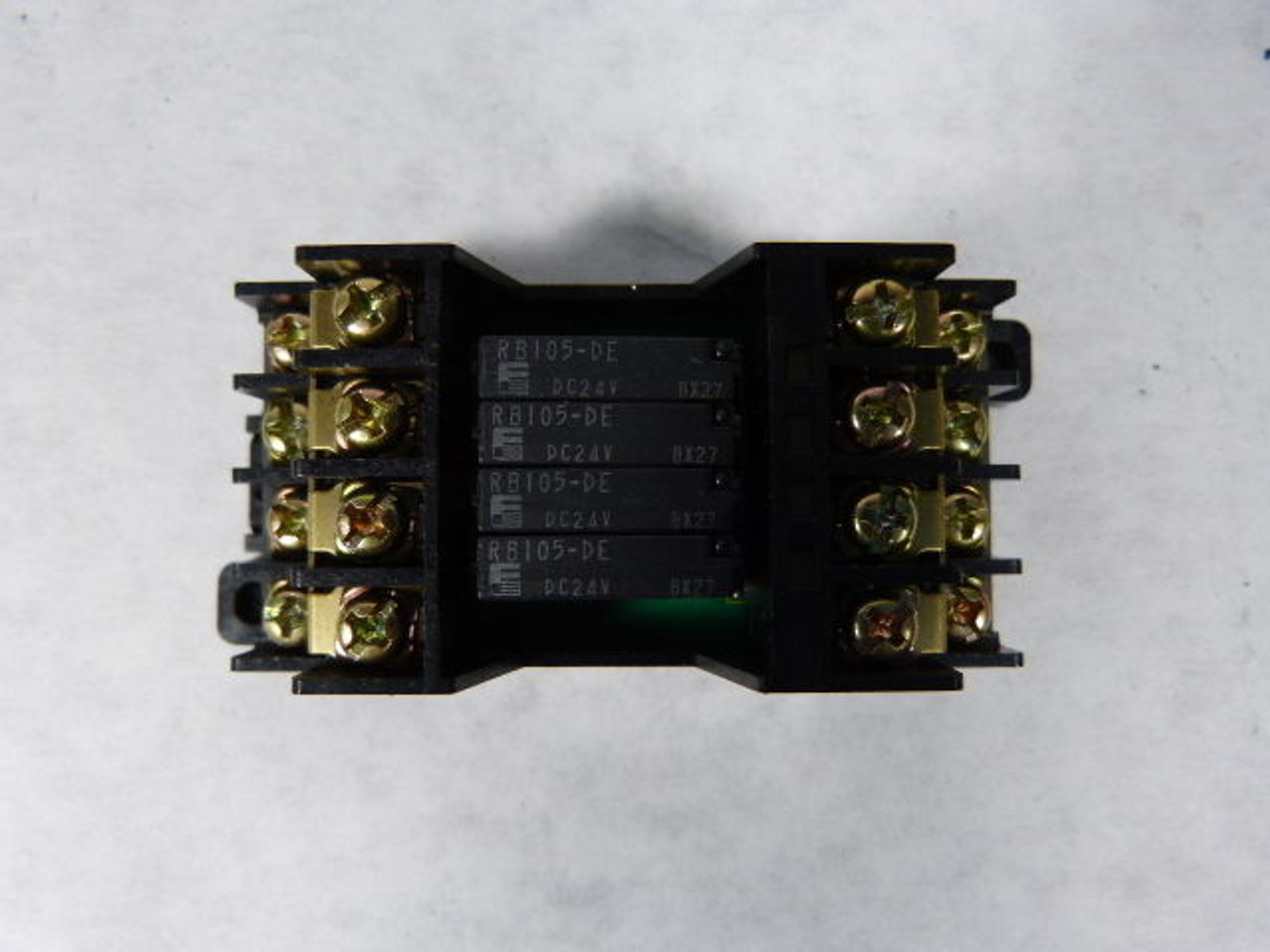 Fuji RS4N-DE Relay Base with RB105-DE USED