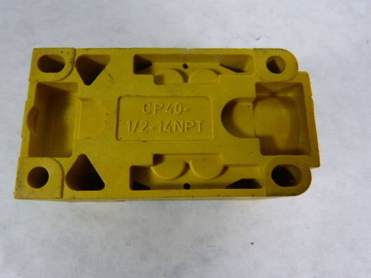 Turck CP40-1/2-14NPT Socket Receptacle USED